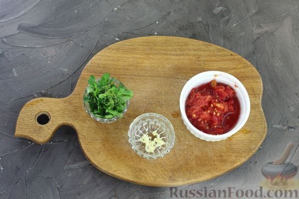 Суп с кускусом, беконом и помидорами