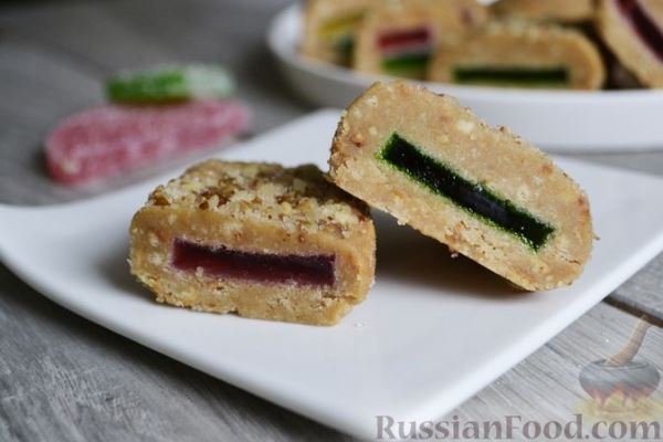 Конфеты из печенья, со сгущённым молоком, орехами и мармеладом