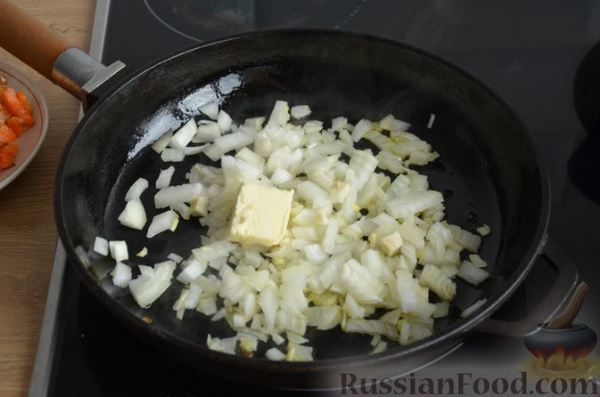 Суп с куриными рулетиками и клецками