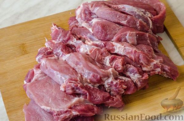 Свиная шея, запеченная с овощами и грибами (в рукаве)