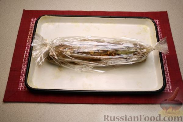 Пикантное сало, запечённое с чесноком и пряностями (в рукаве)