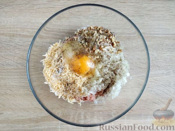 Котлеты "Пальчики" с сыром и грецкими орехами