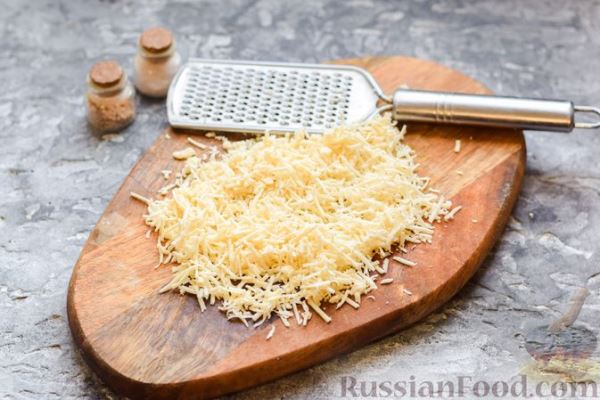 Сушки, запечённые с ветчиной, перцем и сыром