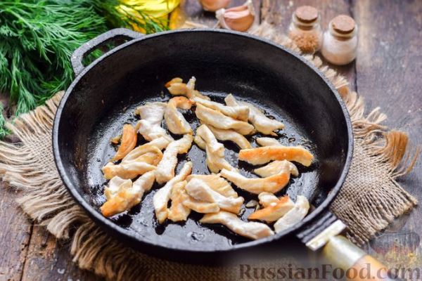 Жареная картошка с тыквой и курицей