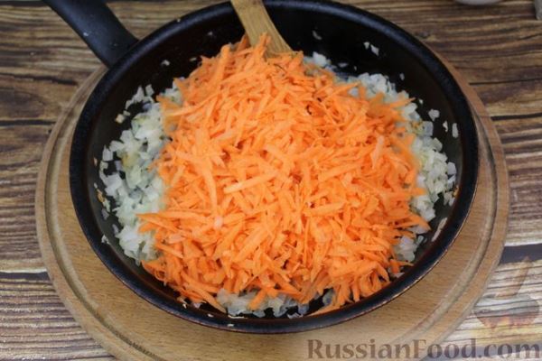 Рулет из рыбы с овощами и варёными яйцами (в духовке)