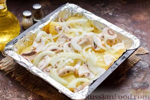 Скумбрия, запечённая с грибами и картошкой