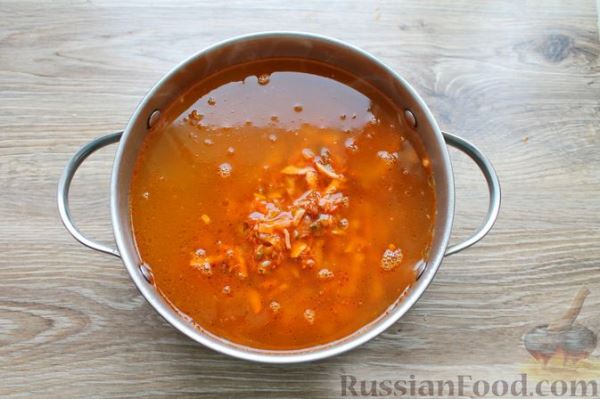 Мясная сборная солянка с тушёнкой