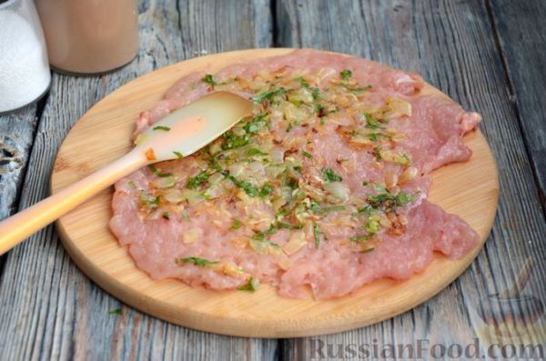 Суп с куриными рулетиками и клецками