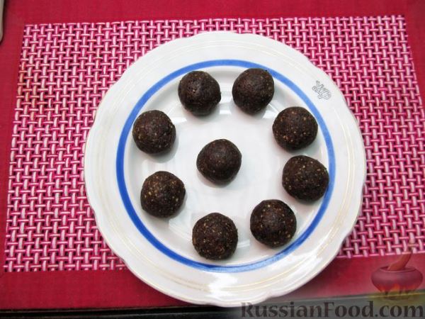 Песочный пирог с начинкой из чернослива с орехами и сметанно-яичной заливкой