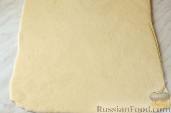 Дрожжевые пирожки с горохом и грибами (в духовке)