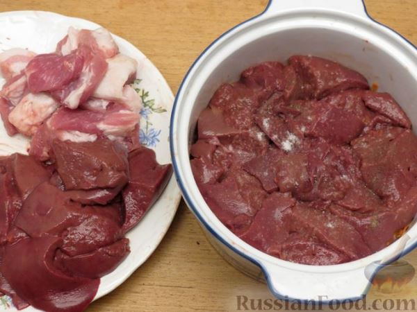 Паштет из свиной печени, подчерёвка и овощей, запечённый в духовке