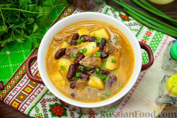 Фасолевый суп с тушёнкой
