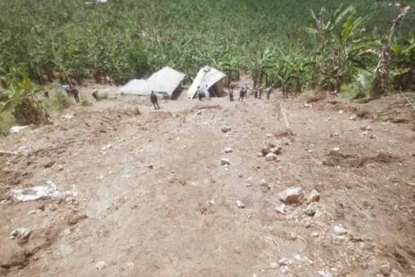 На западе Уганды сошел массивный оползень, 8 человек погибли