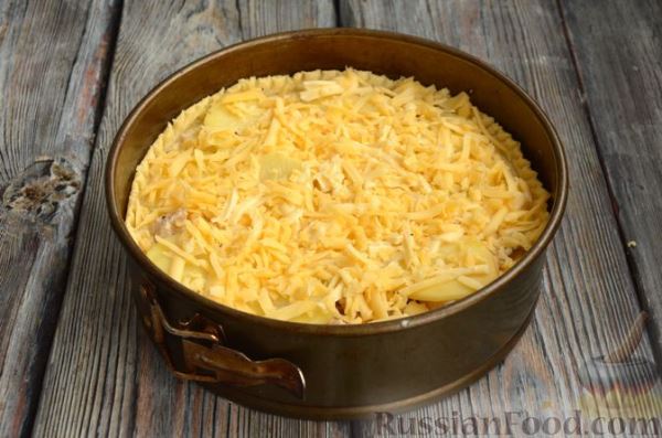 Киш с индейкой, грибами и картофелем