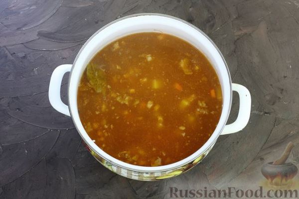 Картофельный суп с тушёнкой и рисом
