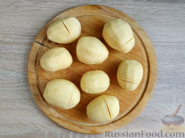 Картофель, запечённый с сыром и сливочным маслом (в духовке)