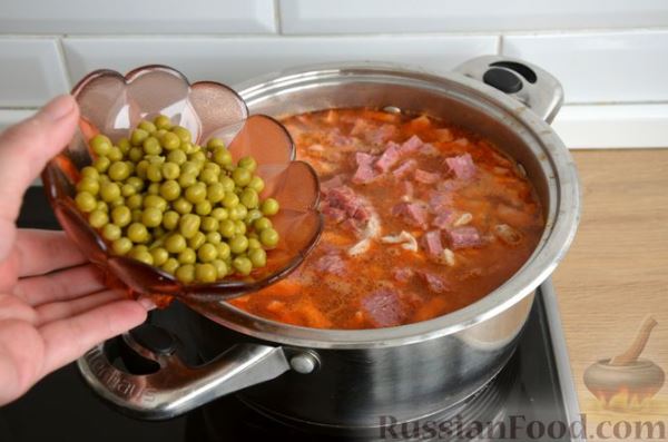 Солянка с консервированным горошком