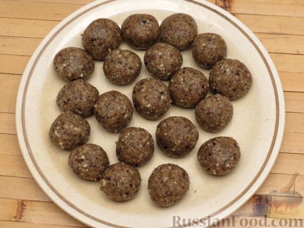Песочное печенье "Полумесяцы" с мёдом, орехами и корицей