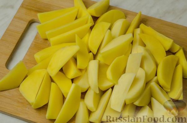 Треска, запечённая с картофелем и розмарином