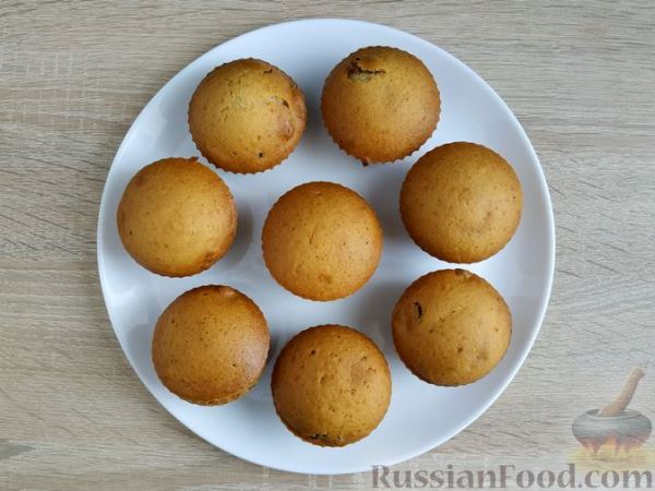 Постные медовые маффины с изюмом