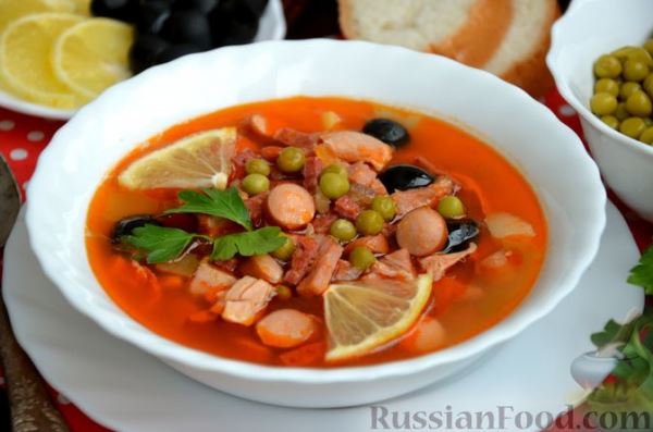 Солянка с консервированным горошком
