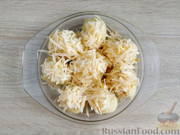 Картофель, запечённый с сыром и сливочным маслом (в духовке)