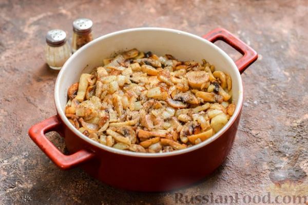Рыбная запеканка с грибами и сметанно-сырной заливкой