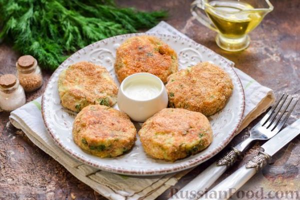 Картофельные котлеты с консервированным тунцом, сыром и зеленью