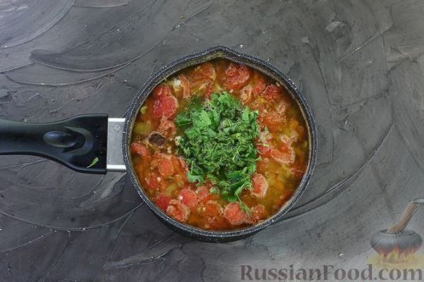 Суп с кускусом, беконом и помидорами