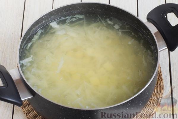 Борщ с черносливом и квашеными помидорами