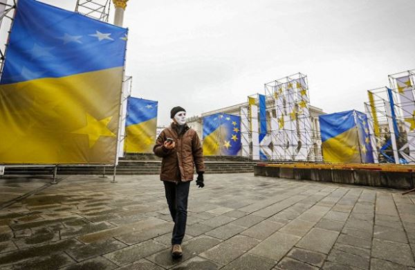 
Украинцам предрекли судьбу «подопытных кроликов» без российской вакцины
