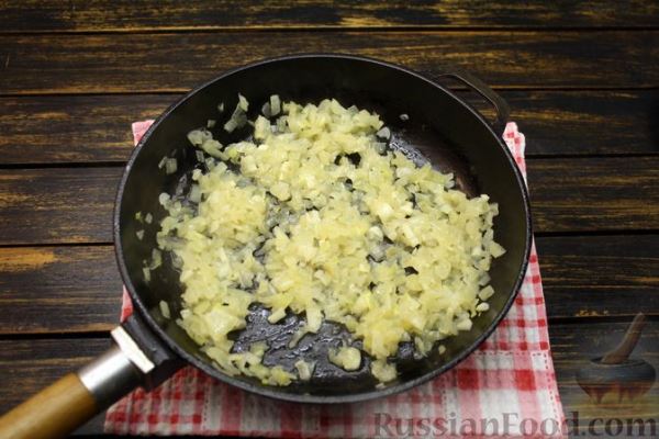 Рыбный суп с рисом, консервированными помидорами  и сливками