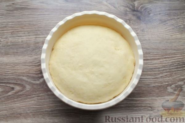 Дрожжевые пирожки с яйцом, курицей и укропом (в духовке)