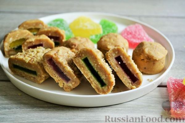 Конфеты из печенья, со сгущённым молоком, орехами и мармеладом