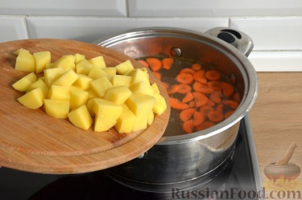 Куриный суп с клёцками из кускуса