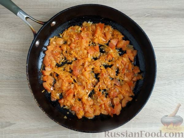Кускус с курицей и овощами, на сковороде