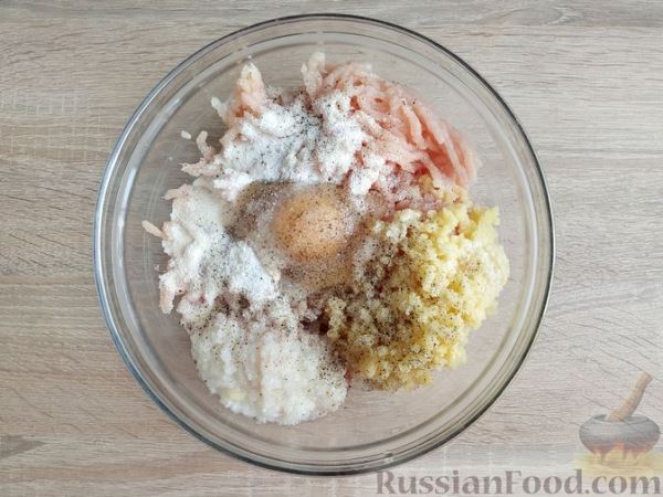 Куриные котлеты с картошкой, в рукаве