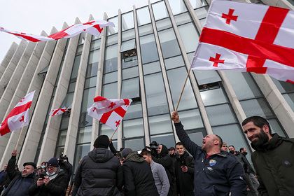 
Грузинская оппозиция потребовала провести досрочные выборы в парламент
