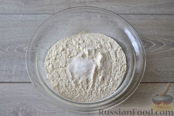 Катлама с пряной луковой начинкой
