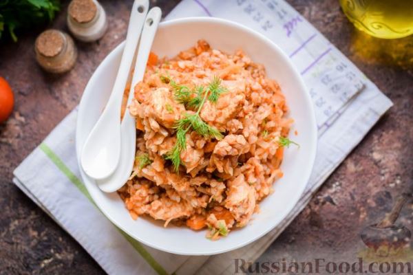 Тушёная капуста с курицей и гречкой (на сковороде)
