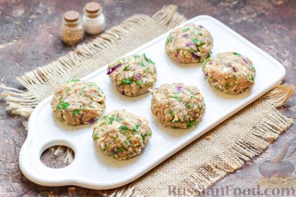 Котлеты из консервированного тунца с сыром и укропом