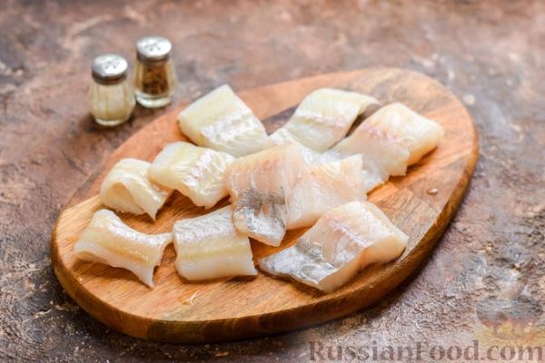Рыбная запеканка с грибами и сметанно-сырной заливкой