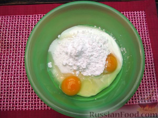 Песочный пирог с начинкой из чернослива с орехами и сметанно-яичной заливкой