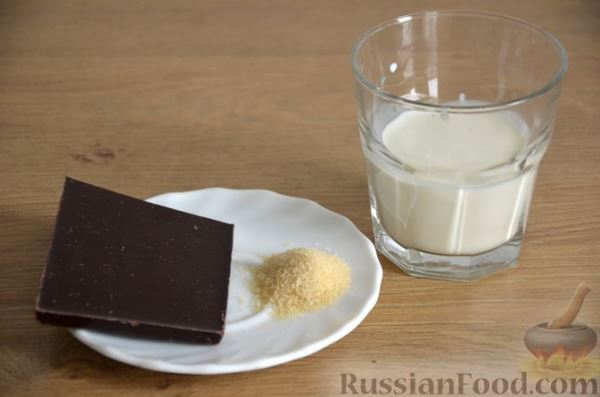 Муссовый шоколадно-творожный торт с печеньем и глазурью (без выпечки)