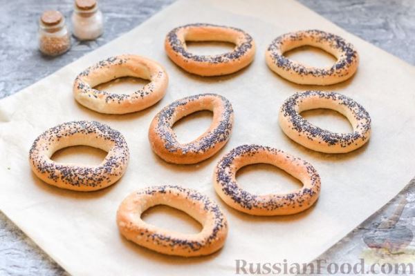 Сушки, запечённые с ветчиной, перцем и сыром
