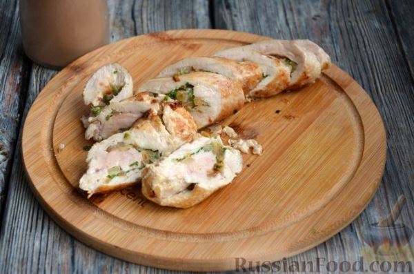 Суп с куриными рулетиками и клецками