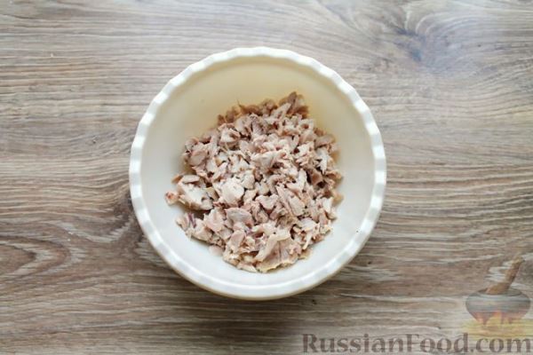 Дрожжевые пирожки с яйцом, курицей и укропом (в духовке)