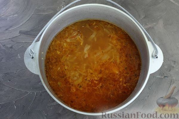 Суп с говядиной, квашеной капустой и картошкой