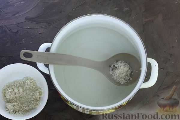 Картофельный суп с тушёнкой и рисом
