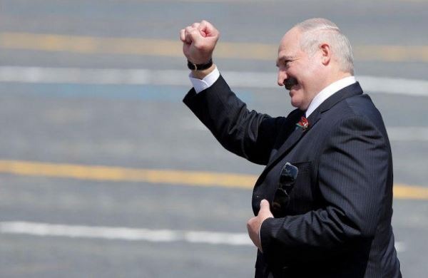 
Лукашенко призвал белорусов сжать зубы
